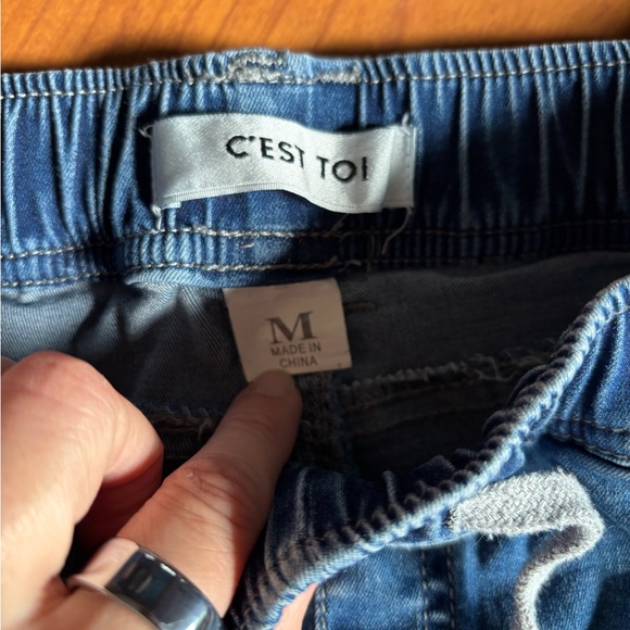 C’Est Toi stretch Denim Shorts - Picture 2 of 6